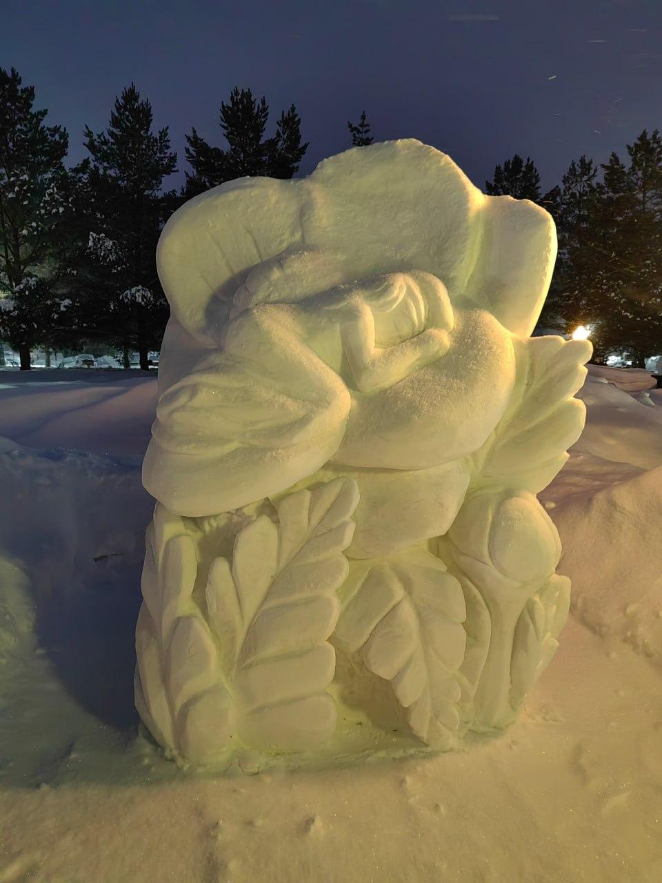 Фото Выставка снежных скульптур проходит в Новосибирском крематории 5
