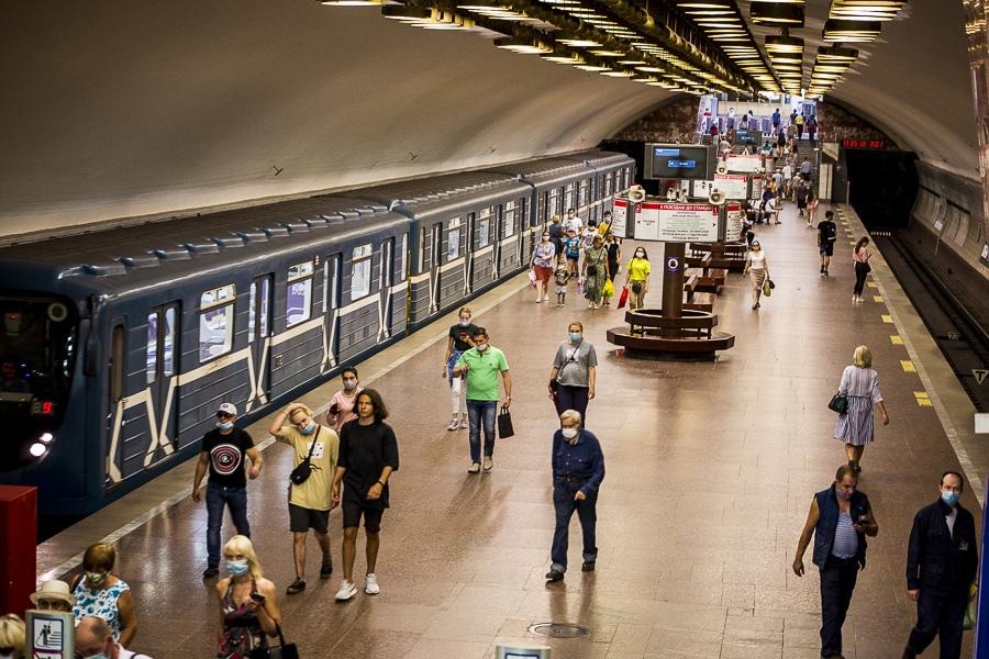 Фото Только наличные – в кассах метро Новосибирска до сих пор нет иного способа пополнения транспортной карты 2