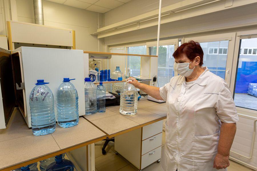 Фото Формула успеха: H2O. Как в Новосибирске следят за качеством бутилированной воды 3