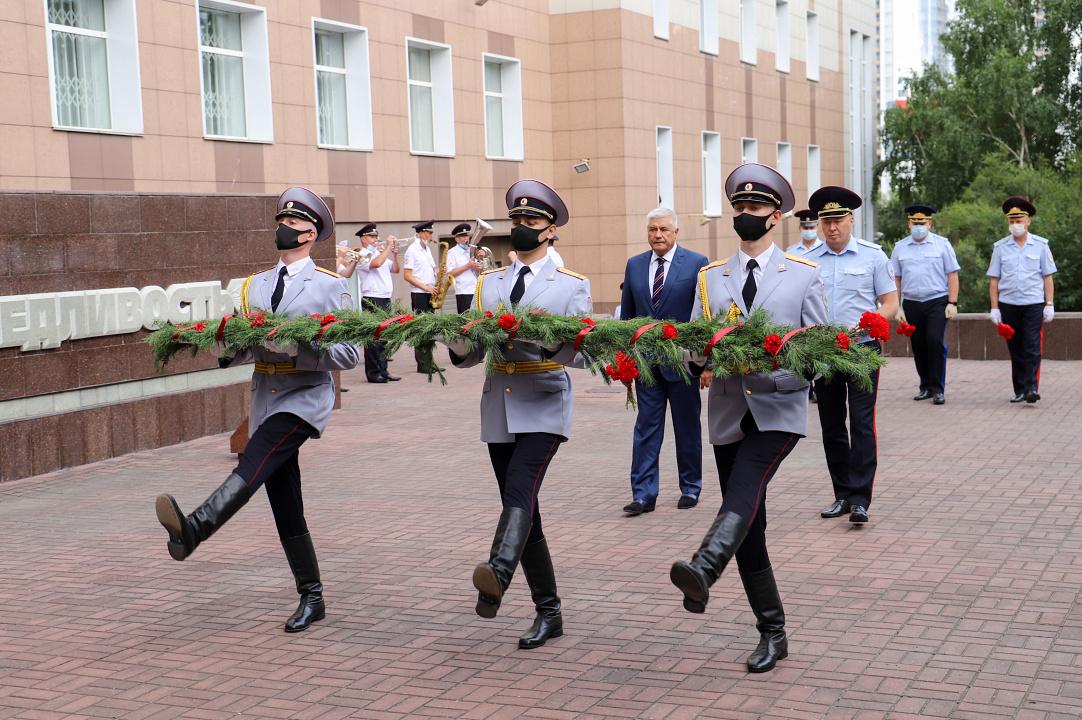 Фото В МВД назвали причины визита Владимира Колокольцева в Новосибирск 3