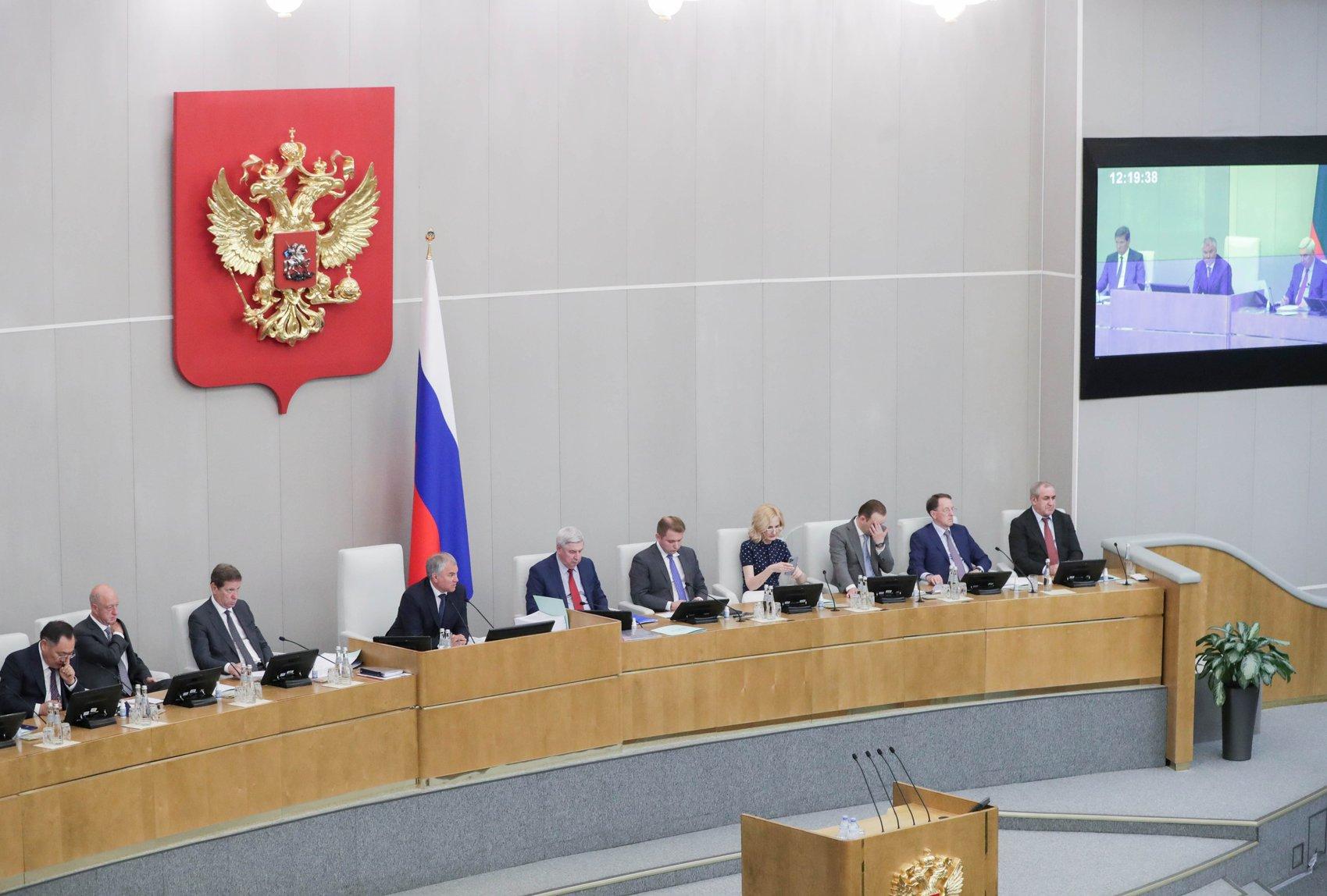 Фото Экстренное заседание Госдумы 15 июля: депутатов срочно вызывают в Москву - что произошло 6