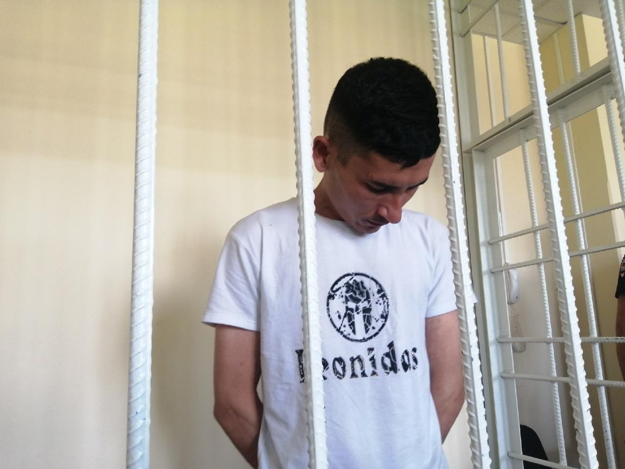 Фото Как арестовывали подозреваемого в убийстве 17-летней девушки: 10 фото из суда в Новосибирске 7