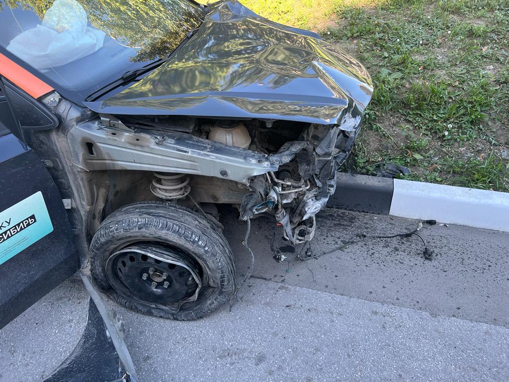 Фото В Новосибирске водитель на каршеринговом автомобиле  сбил насмерть женщину и отправил троих в больницу 2