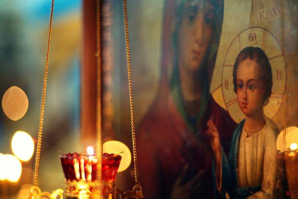 Фото День иконы Богородицы Тихвинской - короткая молитва ради своих детей для 9 июля 2