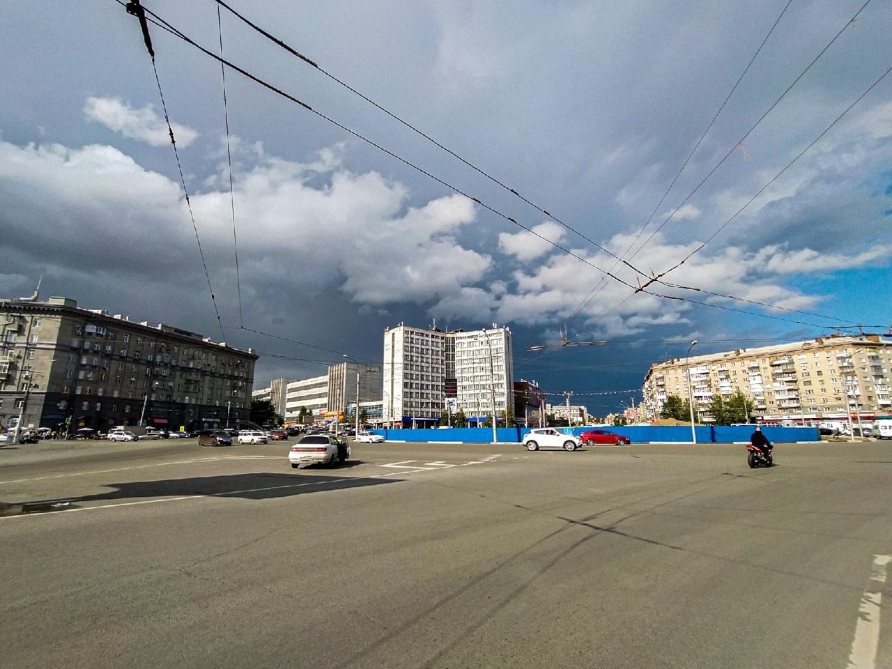 Фото Свинцовые тучи накрыли Новосибирск 18 июля 3