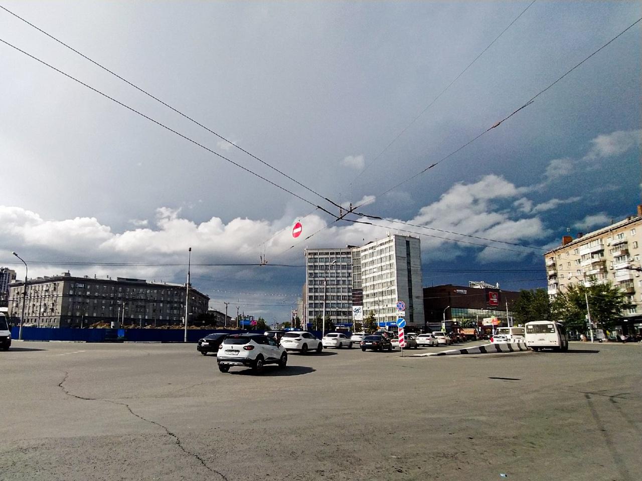 Фото Свинцовые тучи накрыли Новосибирск 18 июля 4