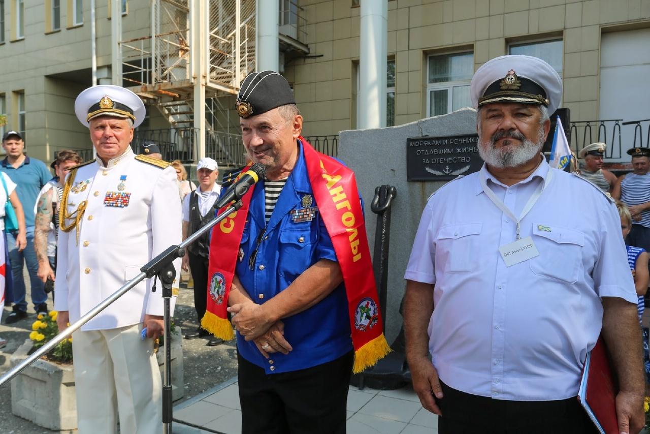 Фото В Новосибирске День Военно-морского флота-2022 отмечают на Михайловской набережной 9