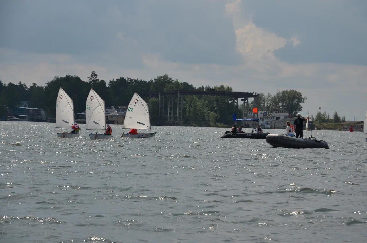 Фото «Шахматы на воде»: в Новосибирске проходит первенство по парусному спорту среди детей 2