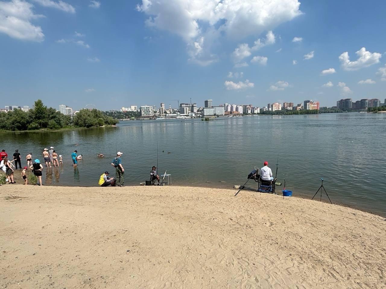 Фото В День Оби новосибирцы собрались в парке «Арена» в +33 градуса — 10 фото с праздника 5