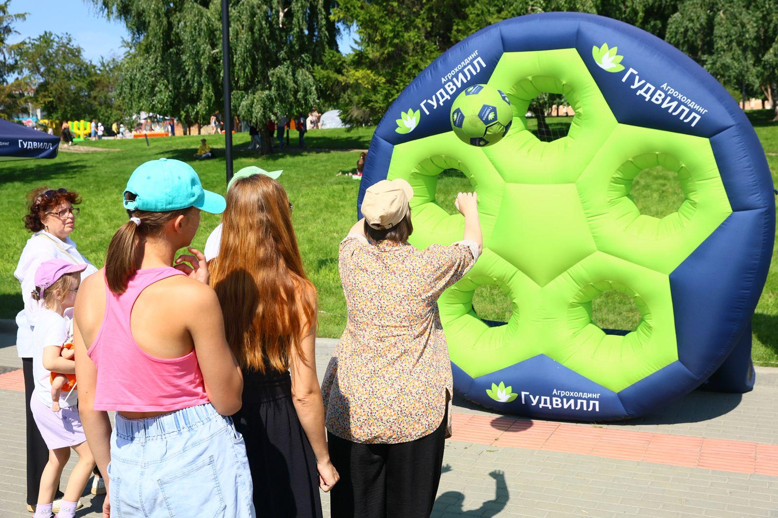 Фото Гастрономический взрыв: в Новосибирске состоялся грандиозный «Пикник Фест» 27 - Сиб.ФМ Фото Гастрономический взрыв: в Новосибирске состоялся грандиозный «Пикник Фест» 27