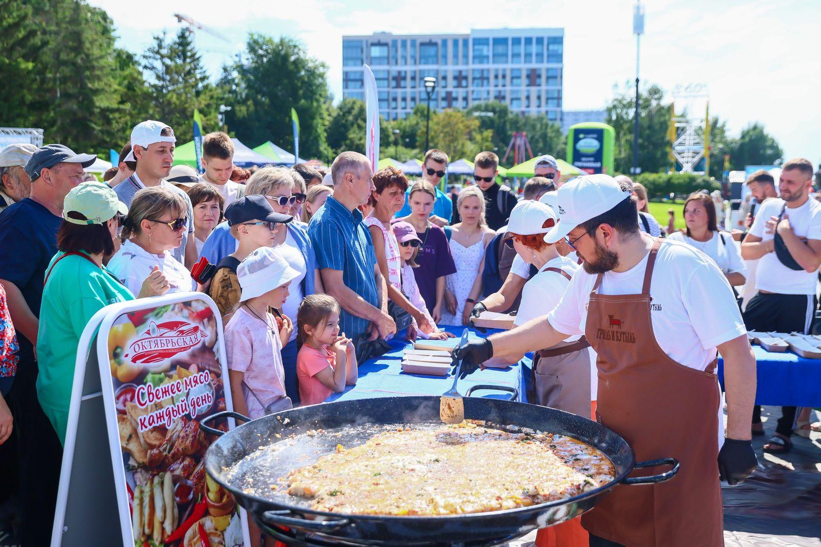 Фото Гастрономический взрыв: в Новосибирске состоялся грандиозный «Пикник Фест» 5 - Сиб.ФМ Фото Гастрономический взрыв: в Новосибирске состоялся грандиозный «Пикник Фест» 5