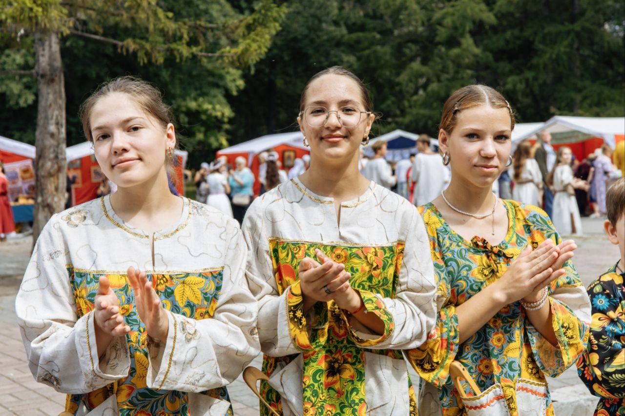 Фото В Новосибирске прошёл массовый Крестный ход в честь Дня Крещения Руси 3