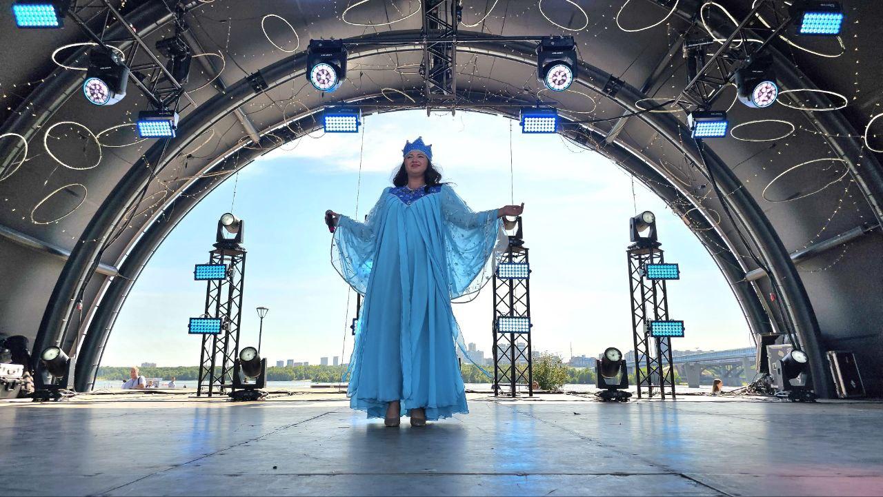 Фото Гигантская яичница и турнир по ловле рыбы. Опубликованы кадры масштабного «Пикник феста» на Михайловской набережной 35 - Сиб.ФМ Фото Гигантская яичница и турнир по ловле рыбы. Опубликованы кадры масштабного «Пикник феста» на Михайловской набережной 35