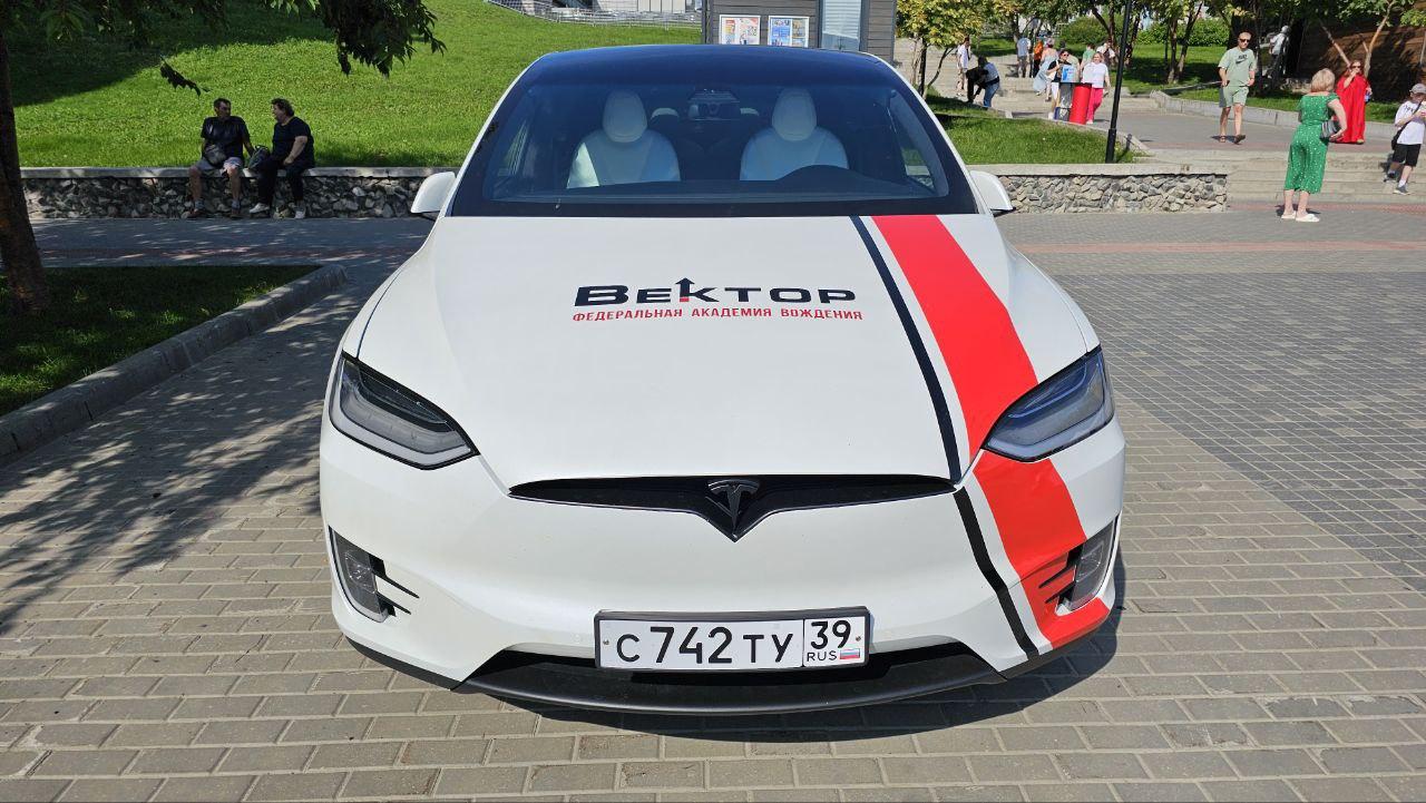 Фото Гигантская яичница и турнир по ловле рыбы. Опубликованы кадры масштабного «Пикник феста» на Михайловской набережной 37 - Сиб.ФМ Фото Гигантская яичница и турнир по ловле рыбы. Опубликованы кадры масштабного «Пикник феста» на Михайловской набережной 37