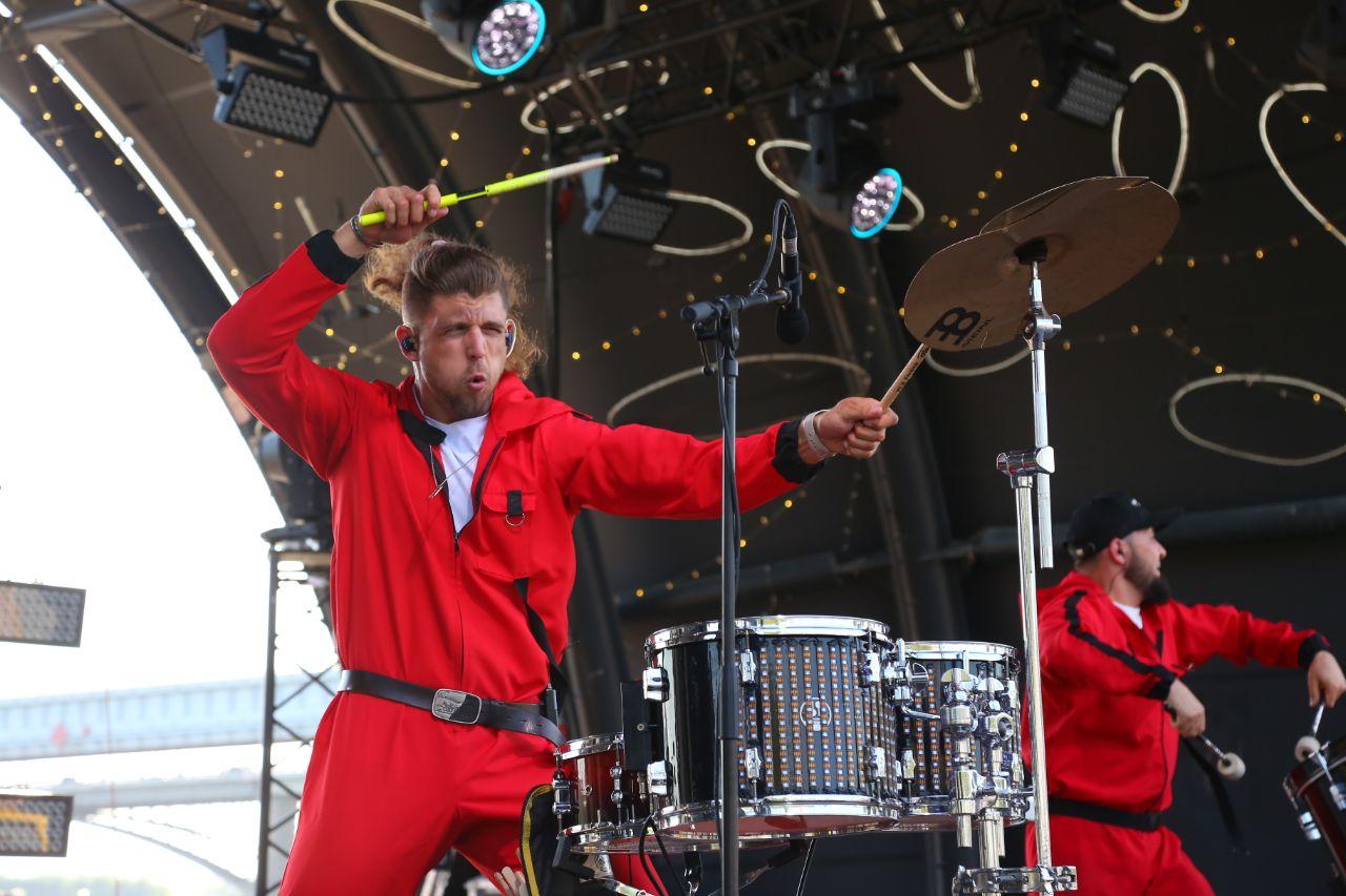 Фото Гигантская яичница и турнир по ловле рыбы. Опубликованы кадры масштабного «Пикник феста» на Михайловской набережной 45 - Сиб.ФМ Фото Гигантская яичница и турнир по ловле рыбы. Опубликованы кадры масштабного «Пикник феста» на Михайловской набережной 45