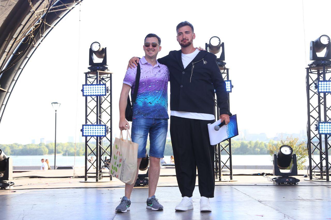 Фото Гигантская яичница и турнир по ловле рыбы. Опубликованы кадры масштабного «Пикник феста» на Михайловской набережной 58 - Сиб.ФМ Фото Гигантская яичница и турнир по ловле рыбы. Опубликованы кадры масштабного «Пикник феста» на Михайловской набережной 58