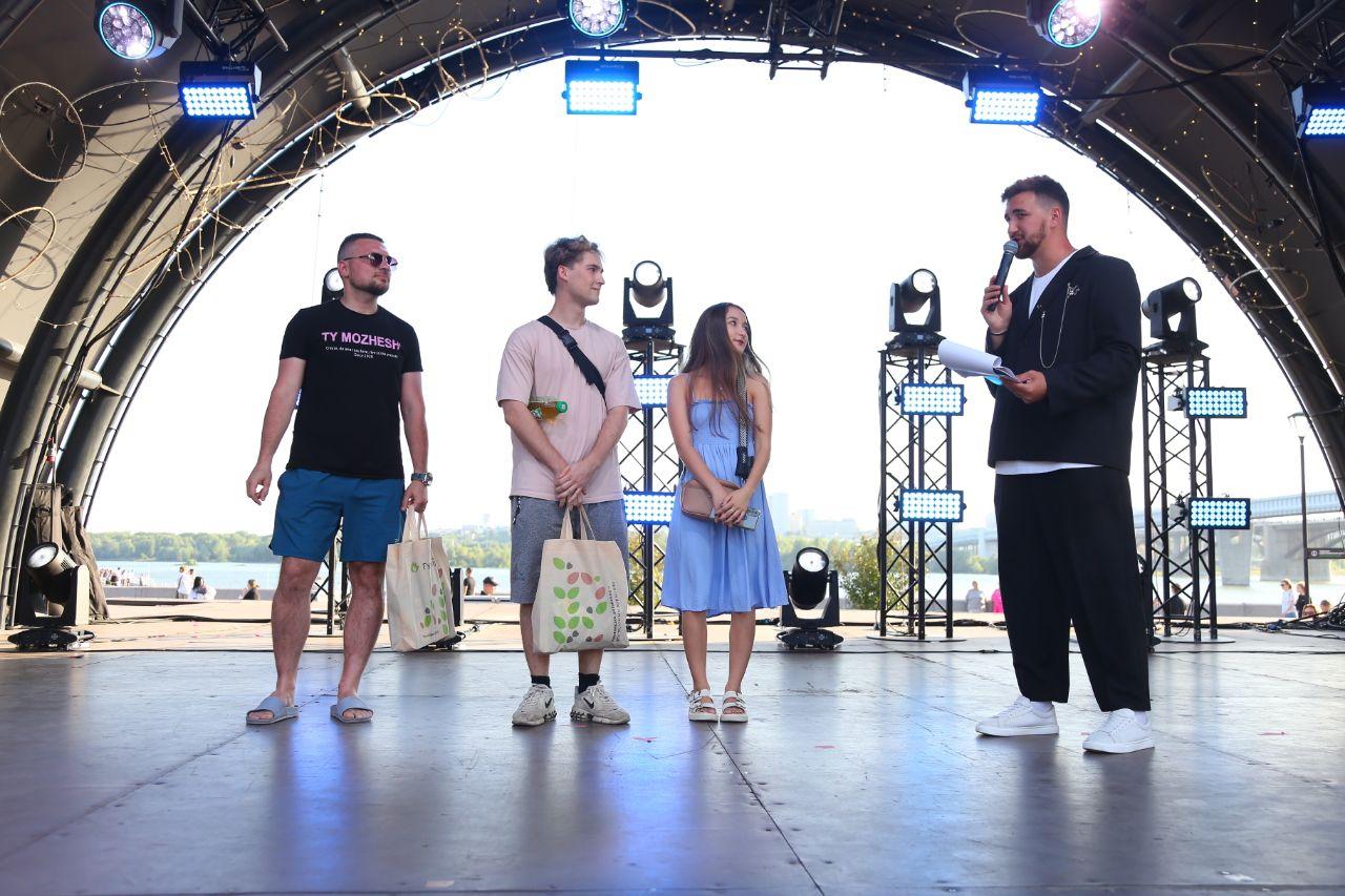 Фото Гигантская яичница и турнир по ловле рыбы. Опубликованы кадры масштабного «Пикник феста» на Михайловской набережной 62 - Сиб.ФМ Фото Гигантская яичница и турнир по ловле рыбы. Опубликованы кадры масштабного «Пикник феста» на Михайловской набережной 62