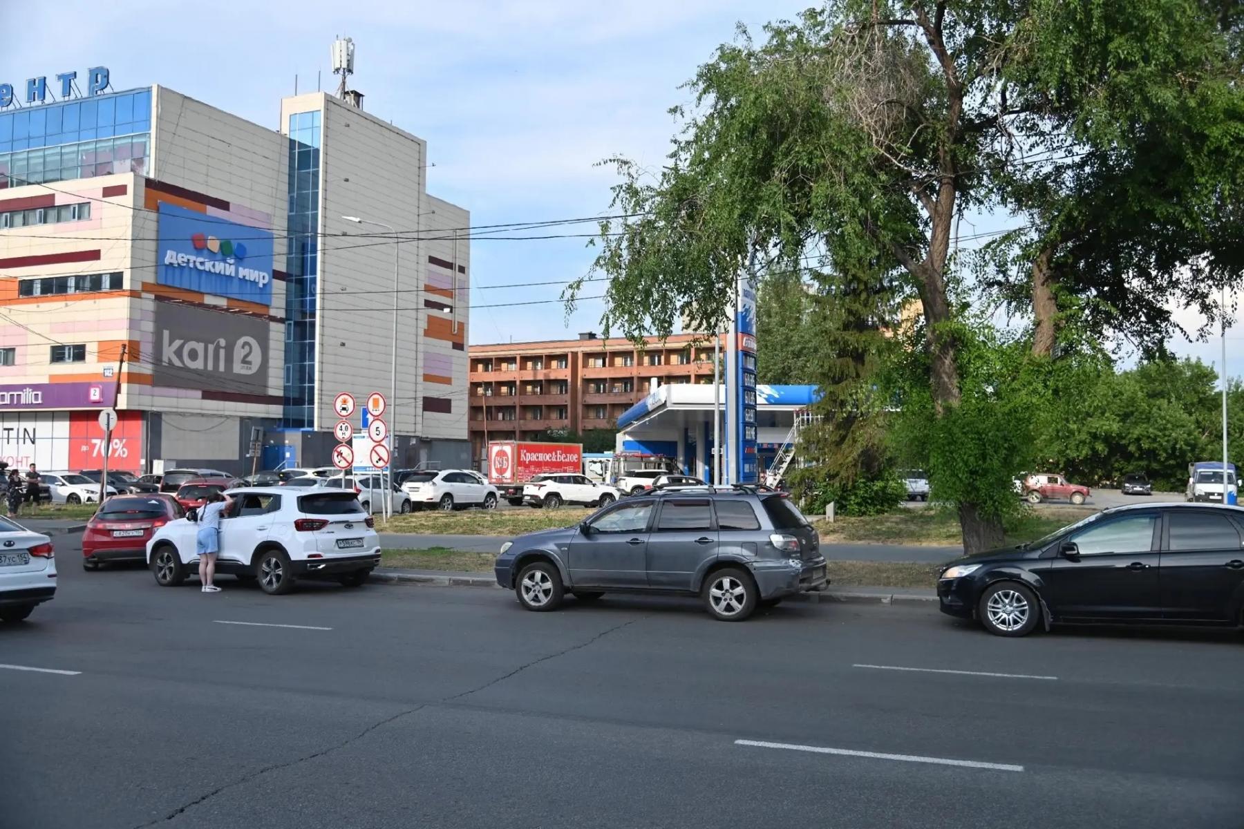 Фото «Очереди напоминают 80-е»: водители о ситуации с бензином в Новосибирске 4