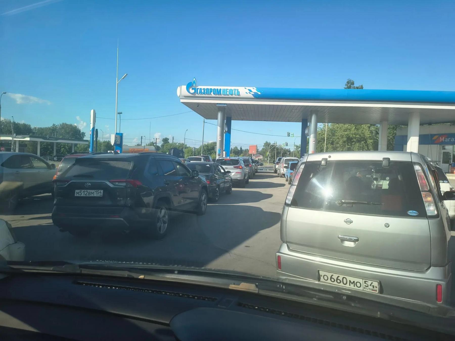 Фото В Новосибирске водители такси заявили о вынужденном росте цен на перевозки из-за ситуации с бензином 2 - Сиб.ФМ Фото В Новосибирске водители такси заявили о вынужденном росте цен на перевозки из-за ситуации с бензином 2
