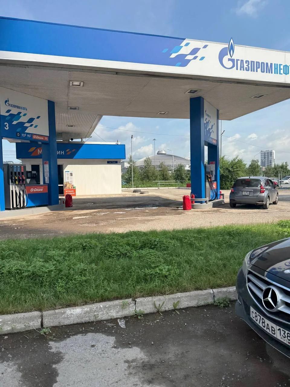 Фото «Ночью встал в три, заправился в шесть»: журналисты Сиб.фм со всей России — о ценах на бензин до 190 рублей, очередях и панике на АЗС 7