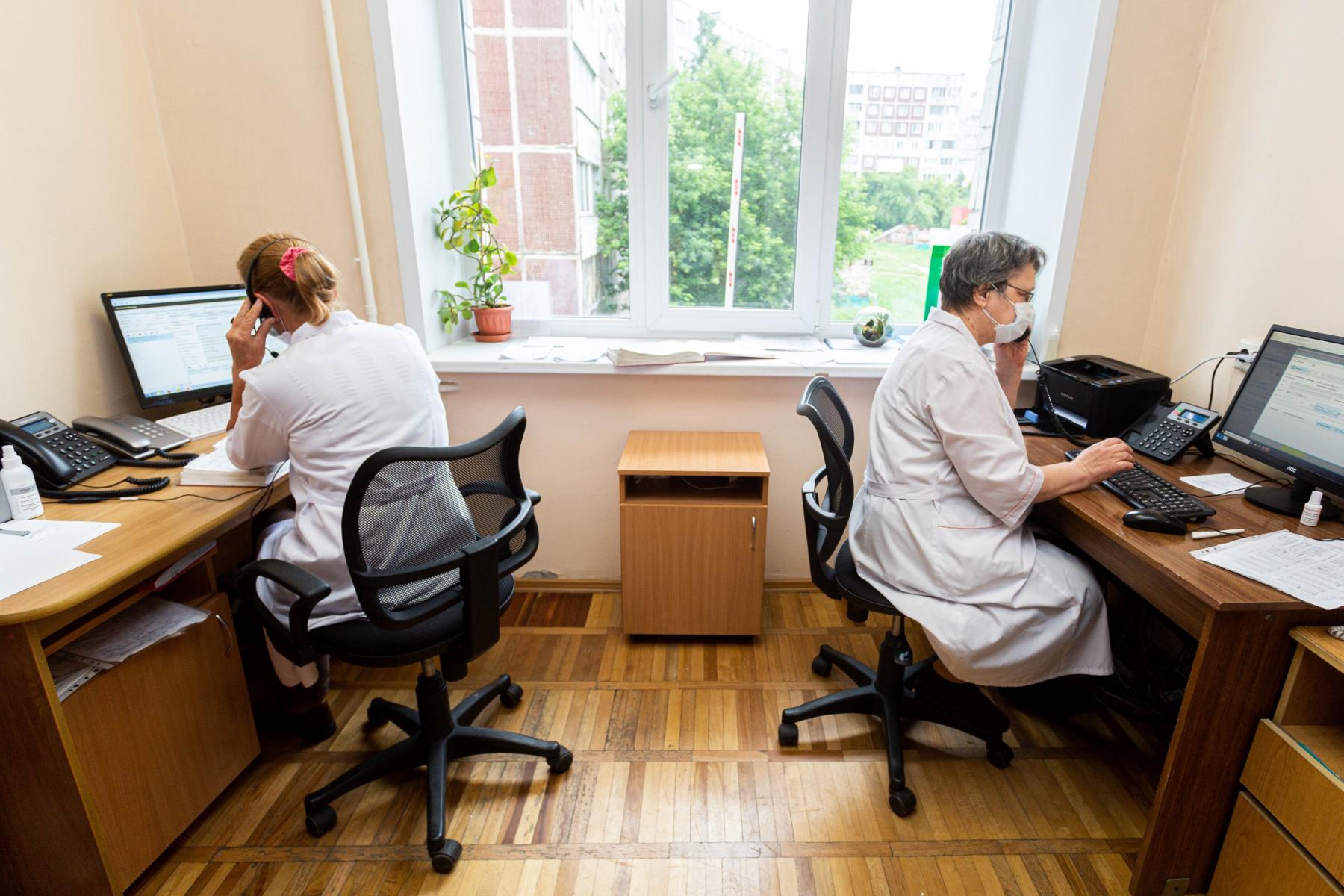 Фото 15 тысяч человек вакцинировались от коронавируса в Новосибирской области за сутки 3