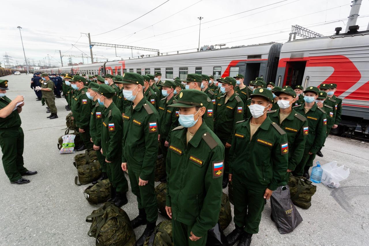 Фото Первый эшелон призывников из Новосибирска отправили в Приморский край 4