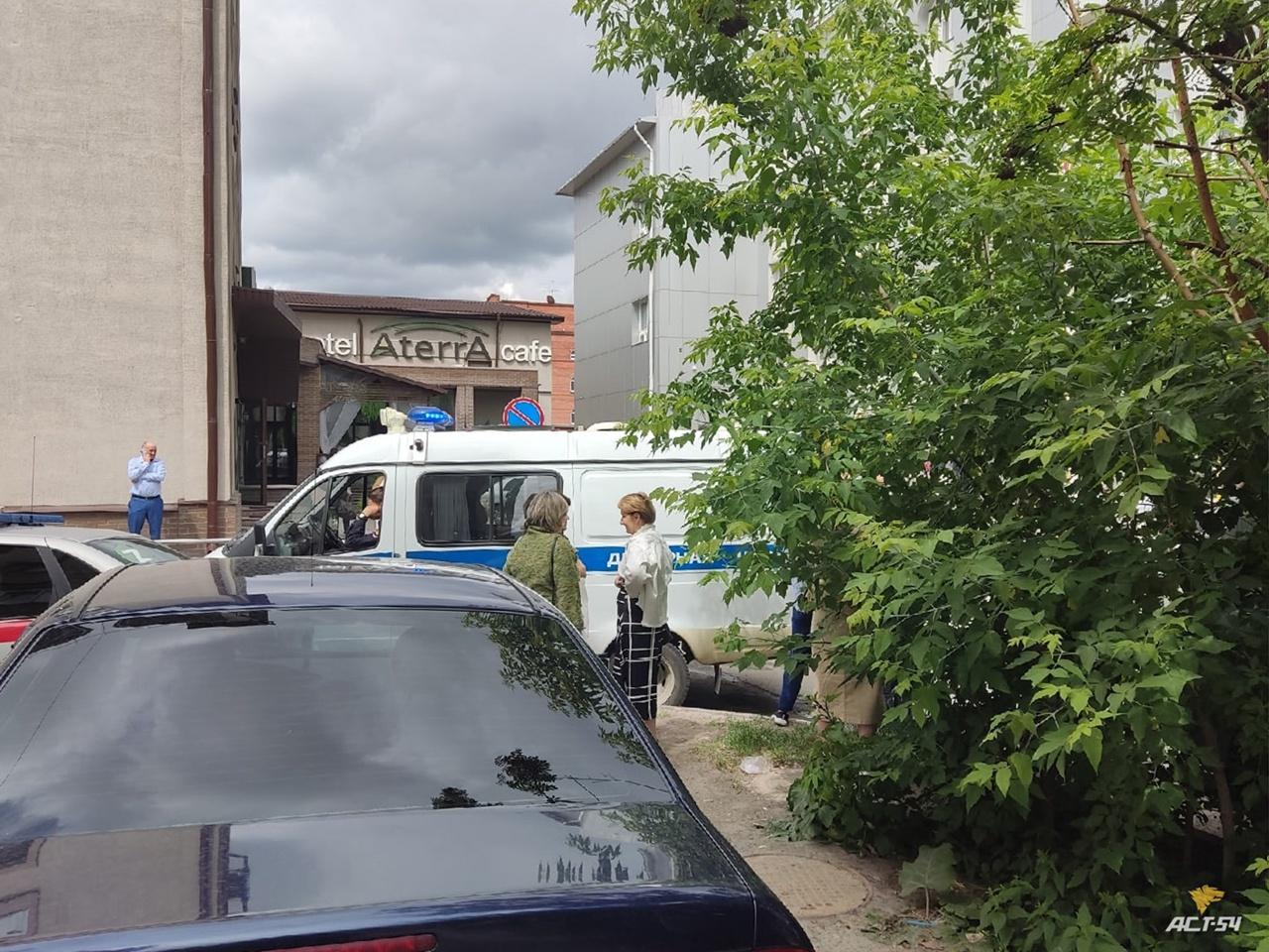 Фото Из здания областного суда в Новосибирске эвакуировали людей 2