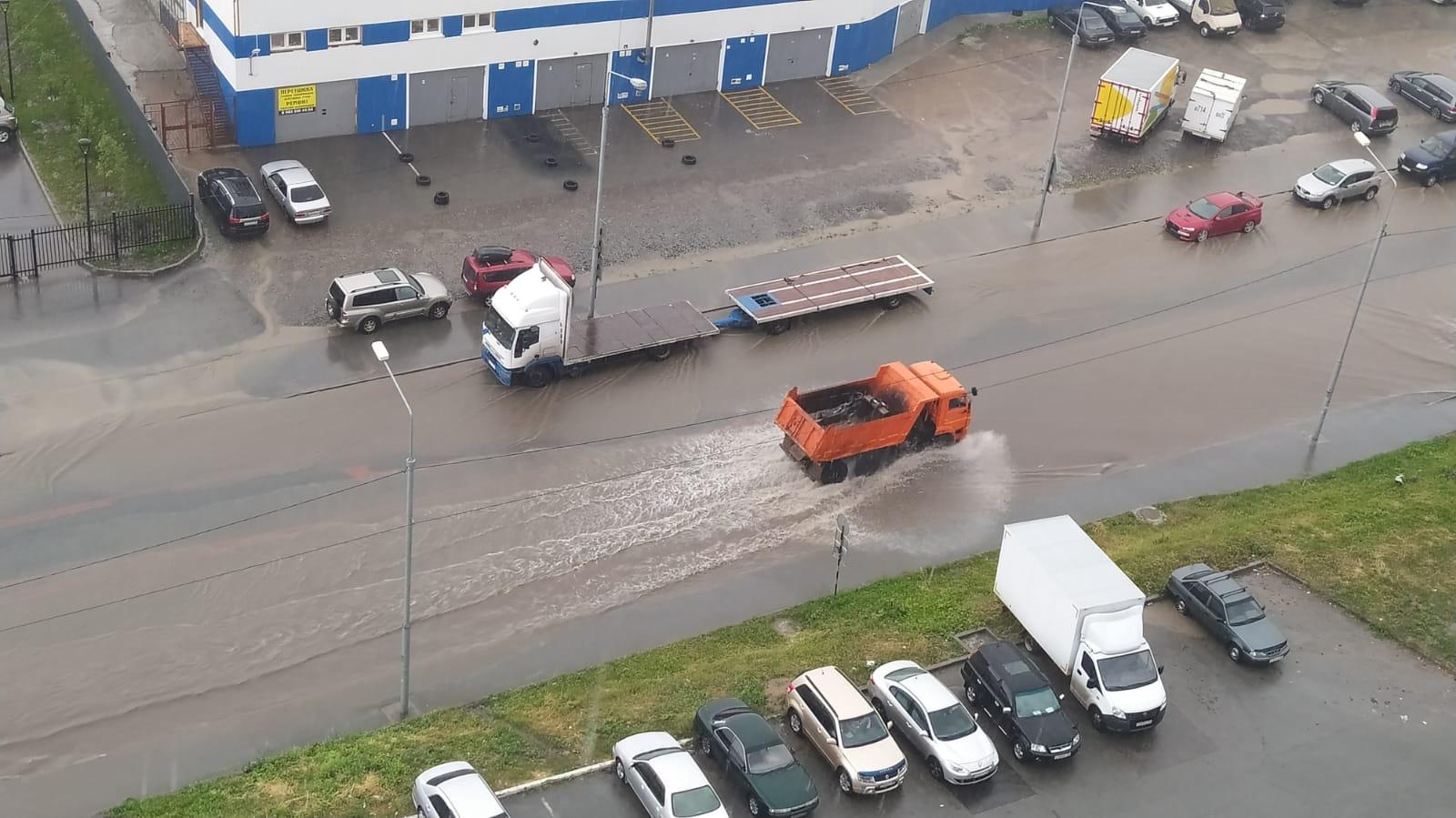Фото Сильный ливень затопил улицы Новосибирска 20 июня 4