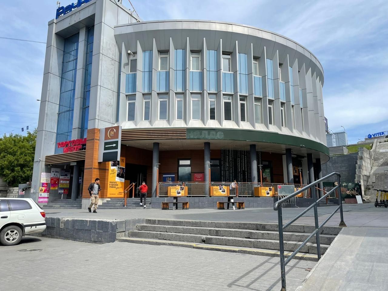 Фото В Новосибирске с ресторанов McDonald's начали снимать вывески 2
