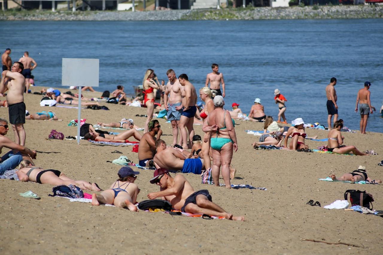 Фото Жители Новосибирска оккупировали пляжи из-за аномальной жары в +32 градуса 14