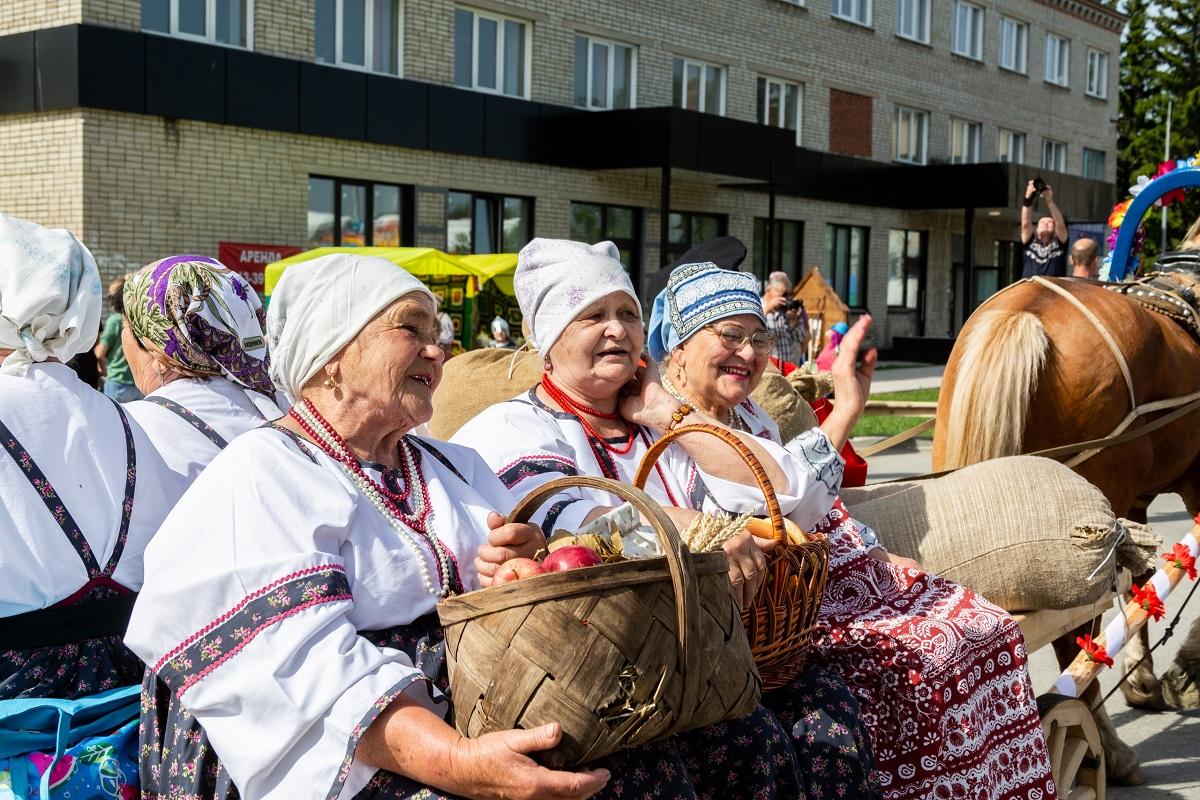 Фото В Колывани состоялся праздник, посвященный проекту «Козьмодемьяновская ярмарка, её история и сегодняшний день» 6