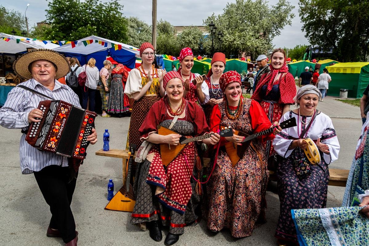 Фото В Колывани состоялся праздник, посвященный проекту «Козьмодемьяновская ярмарка, её история и сегодняшний день» 4
