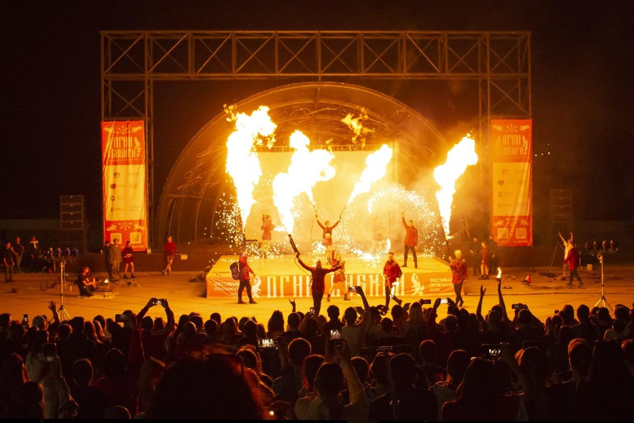 Фото «Лента вплавилась в кожу»: артистка файер-шоу из Новосибирска — об уважении к огню и выступлениях на частных вечеринках 2