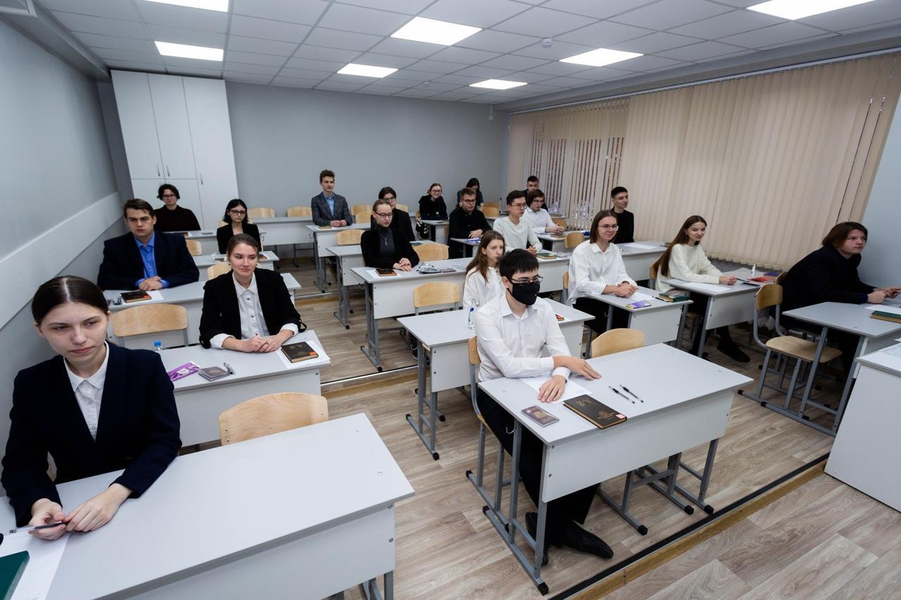 Фото В Сеть слили ответы на ЕГЭ-2022 для выпускников: это мошенники или нет 2