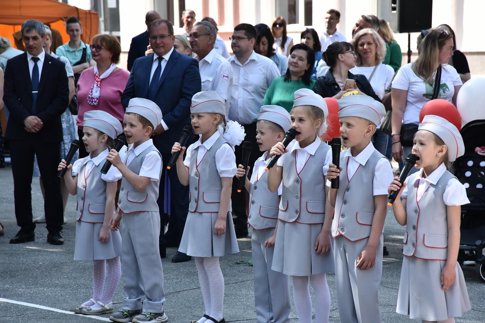 Фото Андрей Травников поздравил жителей Новосибирска с днём защиты детей 2