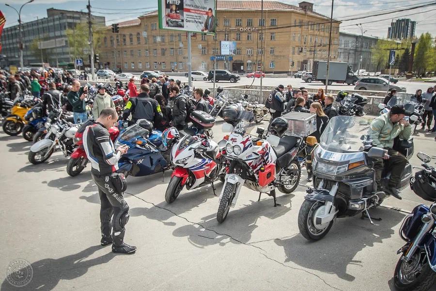 Фото Всемирный день мотоциклиста 19 июня: топ-20 лучших фото с новосибирскими байкерами 8