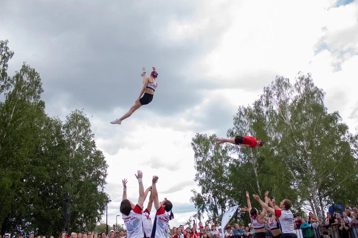 День города арена новосибирск. Фестиваль. Молодежный фестиваль. День города Новосибирск. Парк Арена Новосибирск.