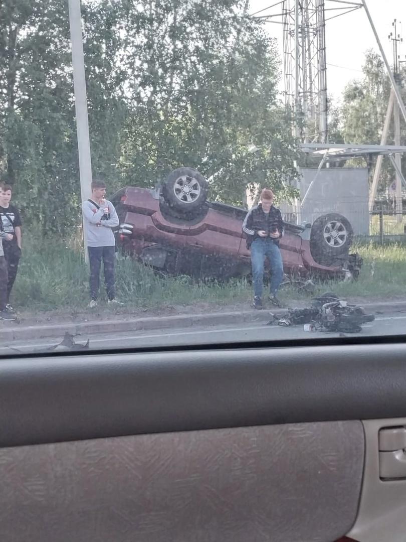 Фото «Родился в рубашке»: 14-летний школьник на мопеде чудом выжил после ДТП с Land Cruiser под Новосибирском 2