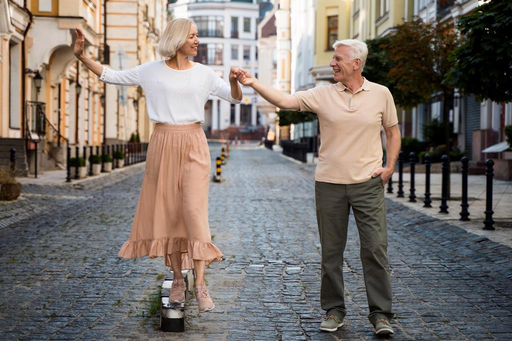 Фото Нам года не беда: мастер-класс по танцам для новосибирцев старше 60 лет пройдет в День города 3