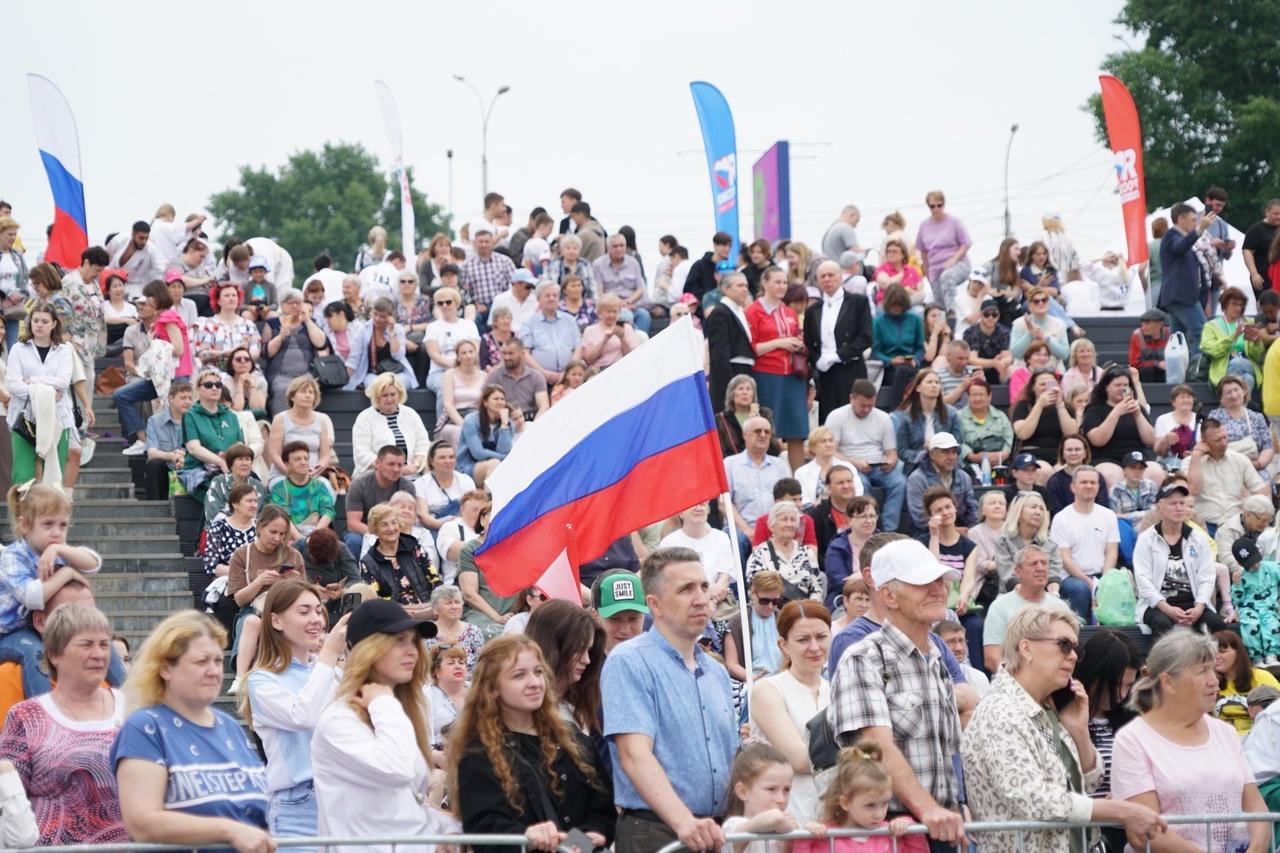 Фото Бузова на «Арене» и звезда «Бригады» на набережной: как Новосибирск празднует День России. ОНЛАЙН 19