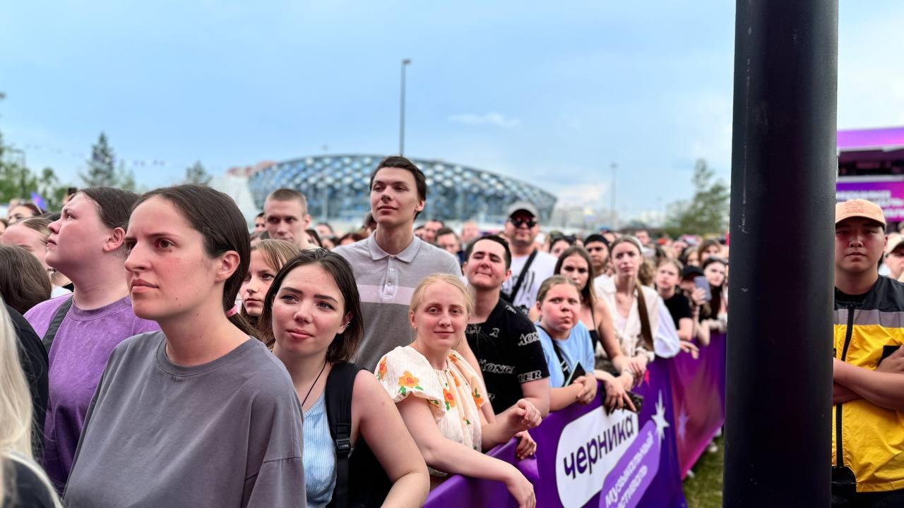 Фото Тысячи новосибирцев пришли на концерт МакSим и Ramil' в парк «Арена». Фоторепортаж 5