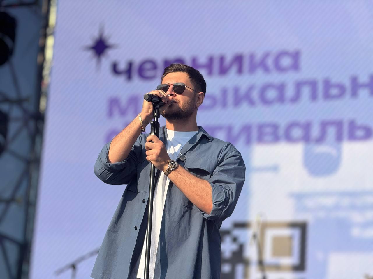 Фото Первый день Черника Music Fest в Новосибирске: на «Арене» выступили DAVA и Элджей. ОНЛАЙН 5