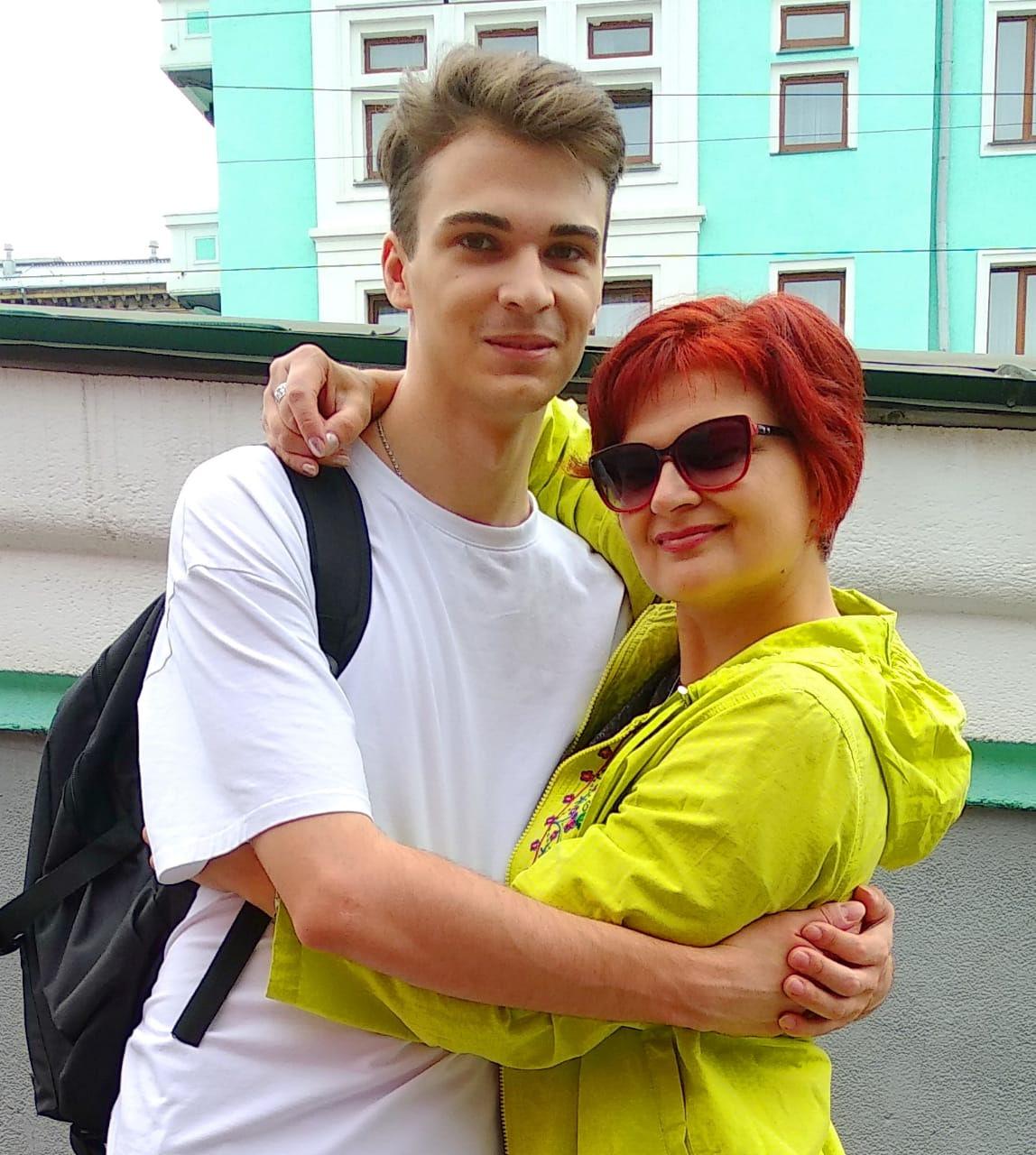 Фото «Для чего мне теперь жить?»: В Новосибирске мать погибшего в ДТП студента обжалует приговор мигранту-нелегалу 2