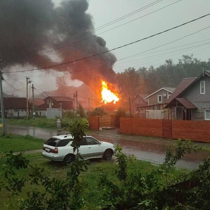 Фото Шаровая молния разрушила дома. Опубликованы страшные кадры урагана в Новосибирске 3