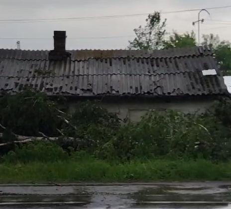 Фото Шаровая молния разрушила дома. Опубликованы страшные кадры урагана в Новосибирске 2