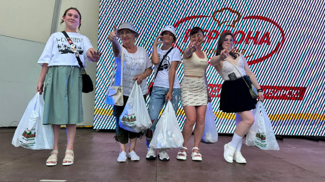 Фото Концерт Ирины Салтыковой и 131 кг баклавы: опубликованы фото празднования Дня города в Центральном парке 42