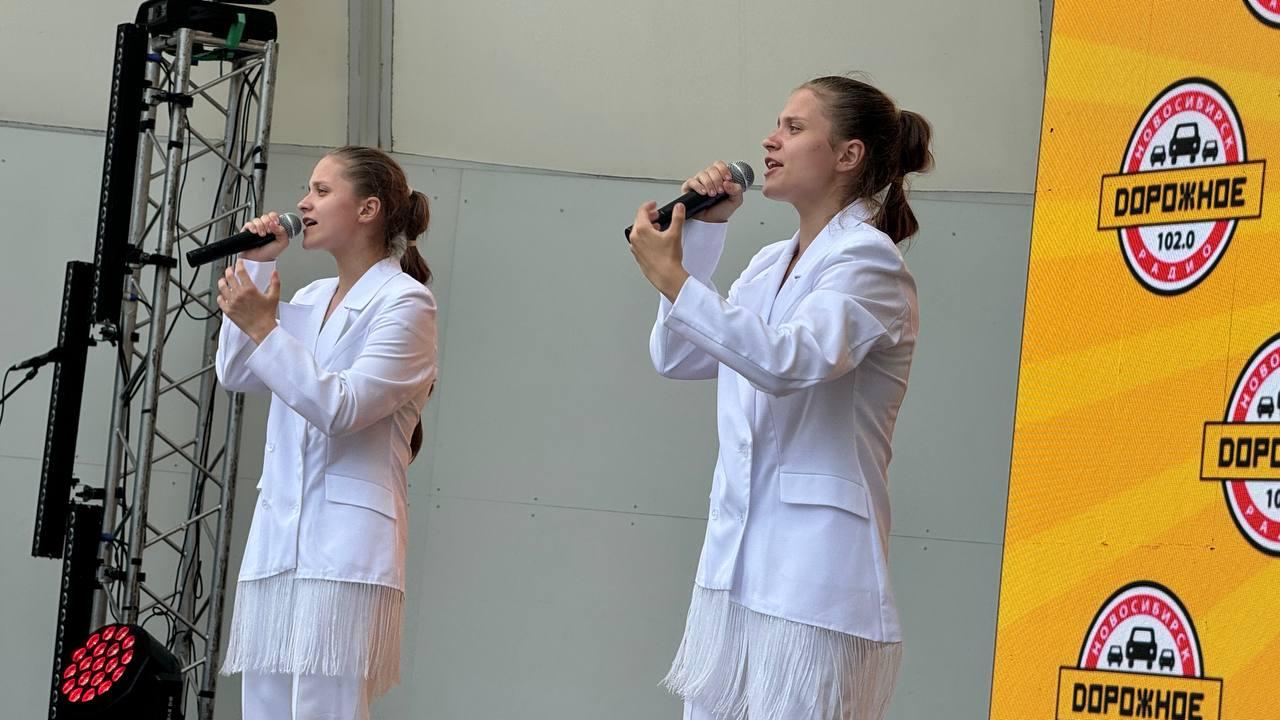Фото Концерт Ирины Салтыковой и 131 кг баклавы: опубликованы фото празднования Дня города в Центральном парке 47