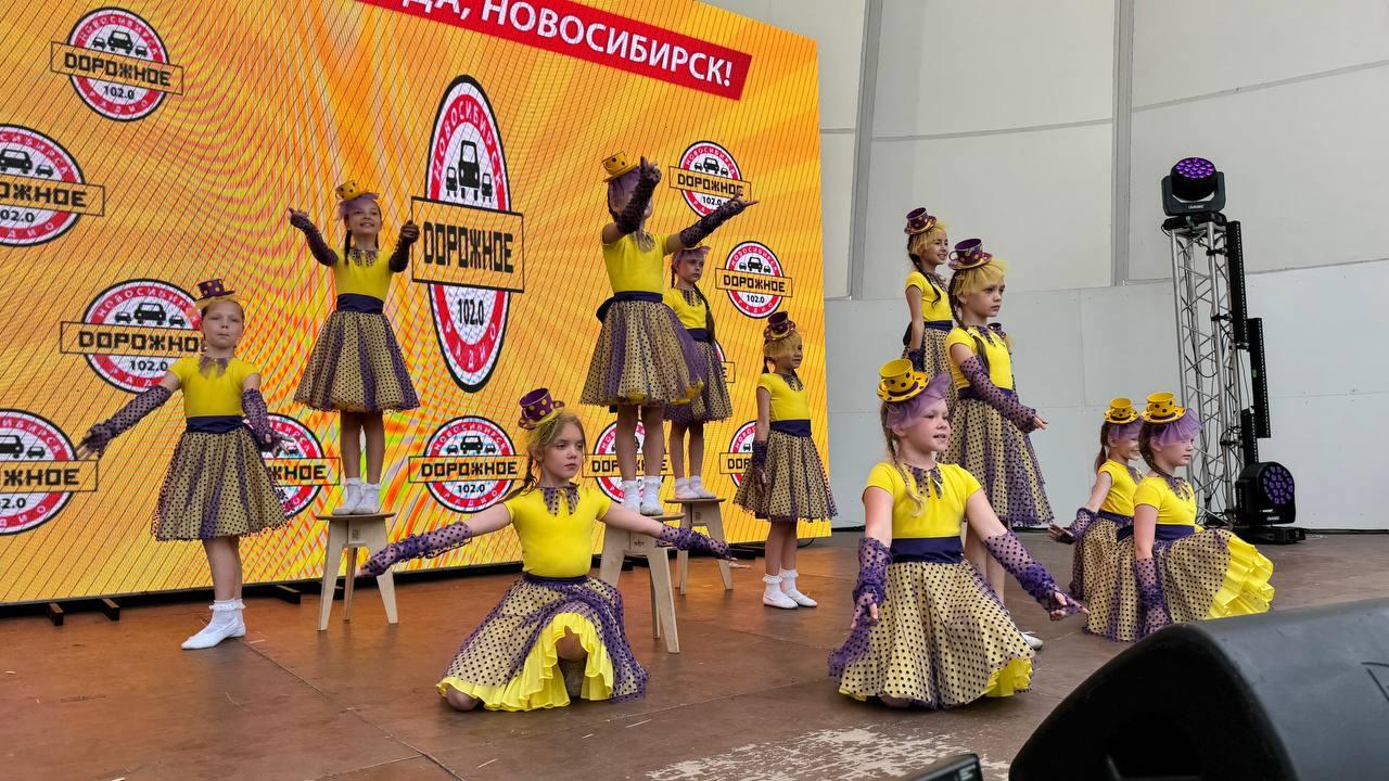 Фото Концерт Ирины Салтыковой и 131 кг баклавы: опубликованы фото празднования Дня города в Центральном парке 48