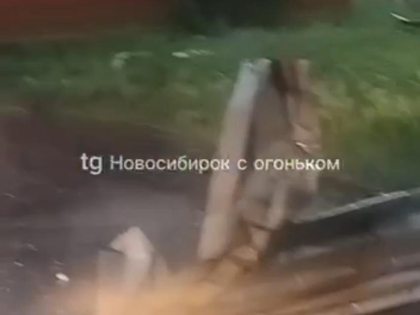 Фото Такого не было никогда. Мощный ураган обрушился на Новосибирскую область — 20 кадров разрушений 18