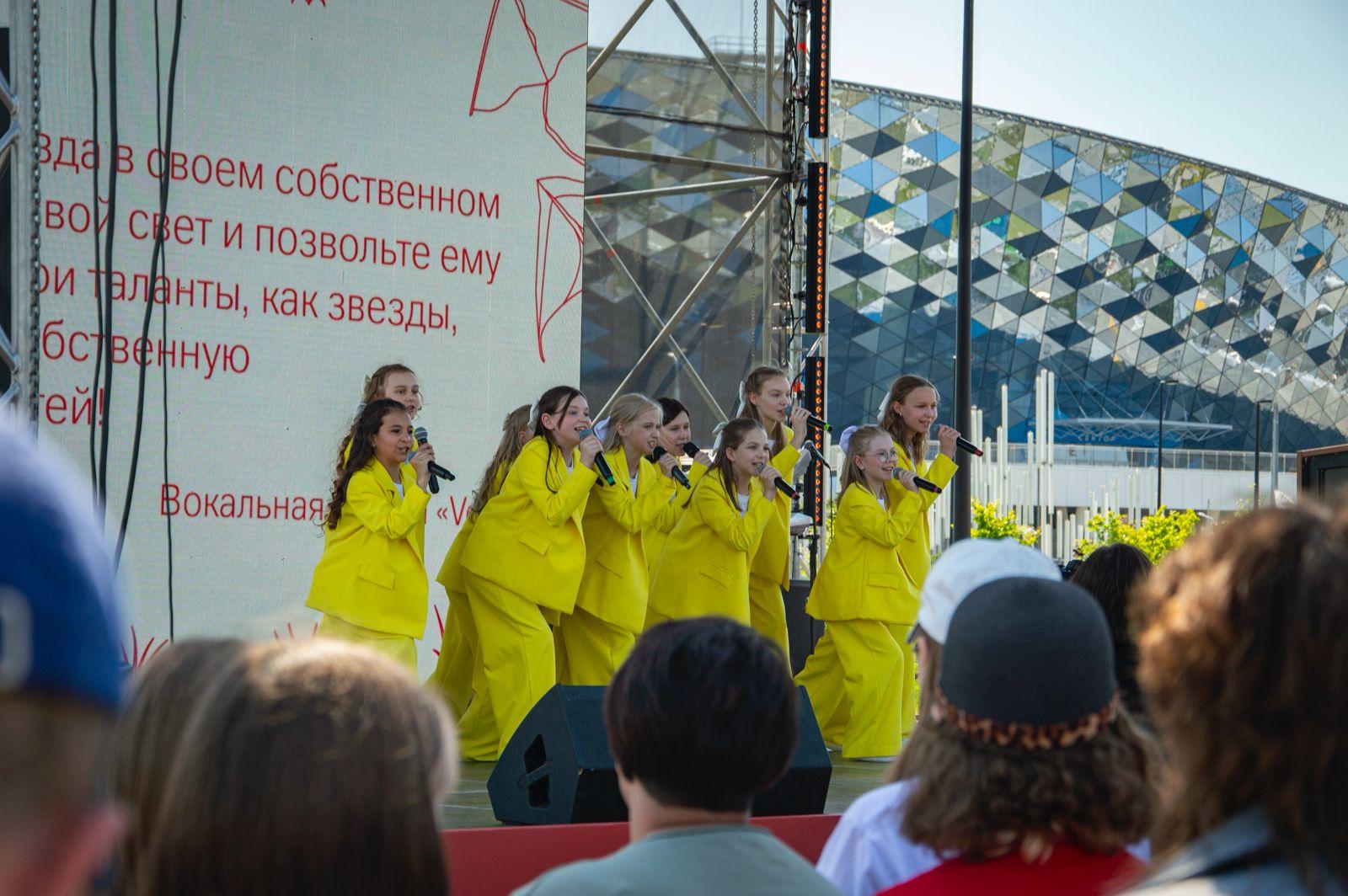 Фото 1 июня в новосибирском парке «Арена» состоялся Фестиваль Движения Первых и концерт BLIZKEY 2 - Сиб.ФМ Фото 1 июня в новосибирском парке «Арена» состоялся Фестиваль Движения Первых и концерт BLIZKEY 2